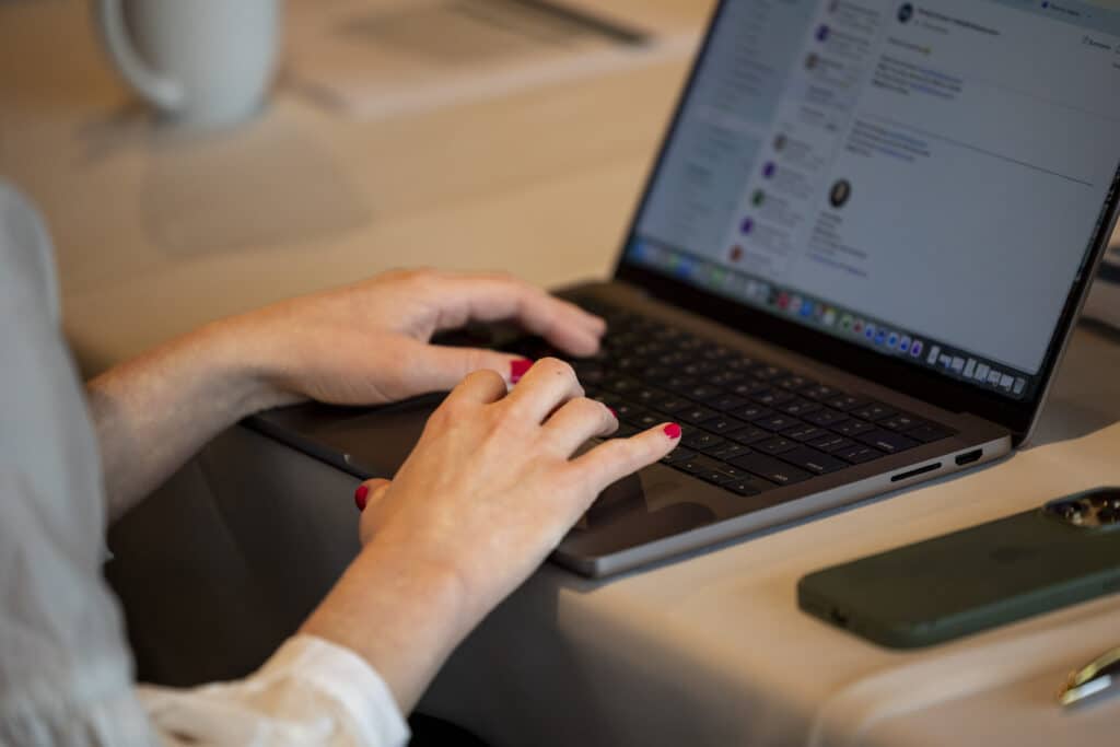 Woman using a computer 